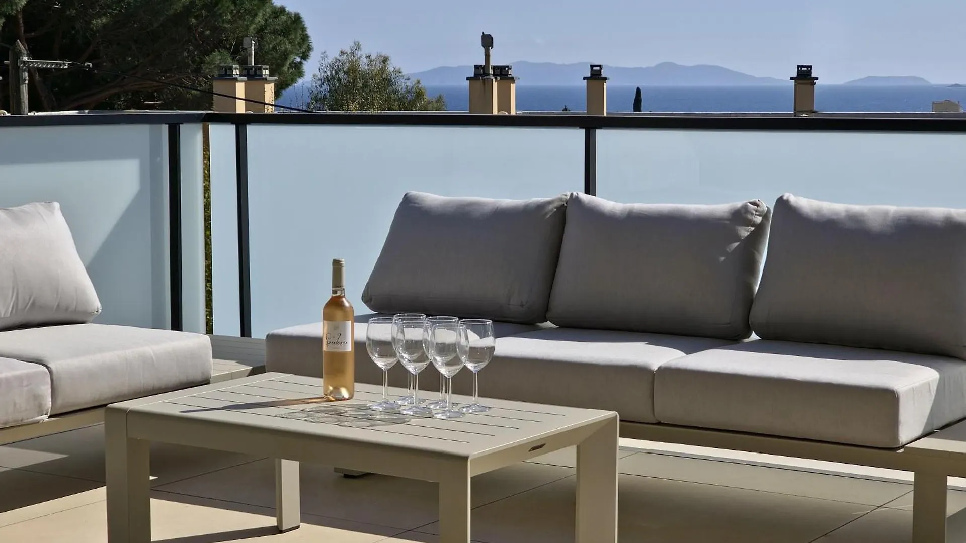 Le Duplex Charme Des Amandiers - Air Conditioning - Sea View Le Lavandou 0*,  France