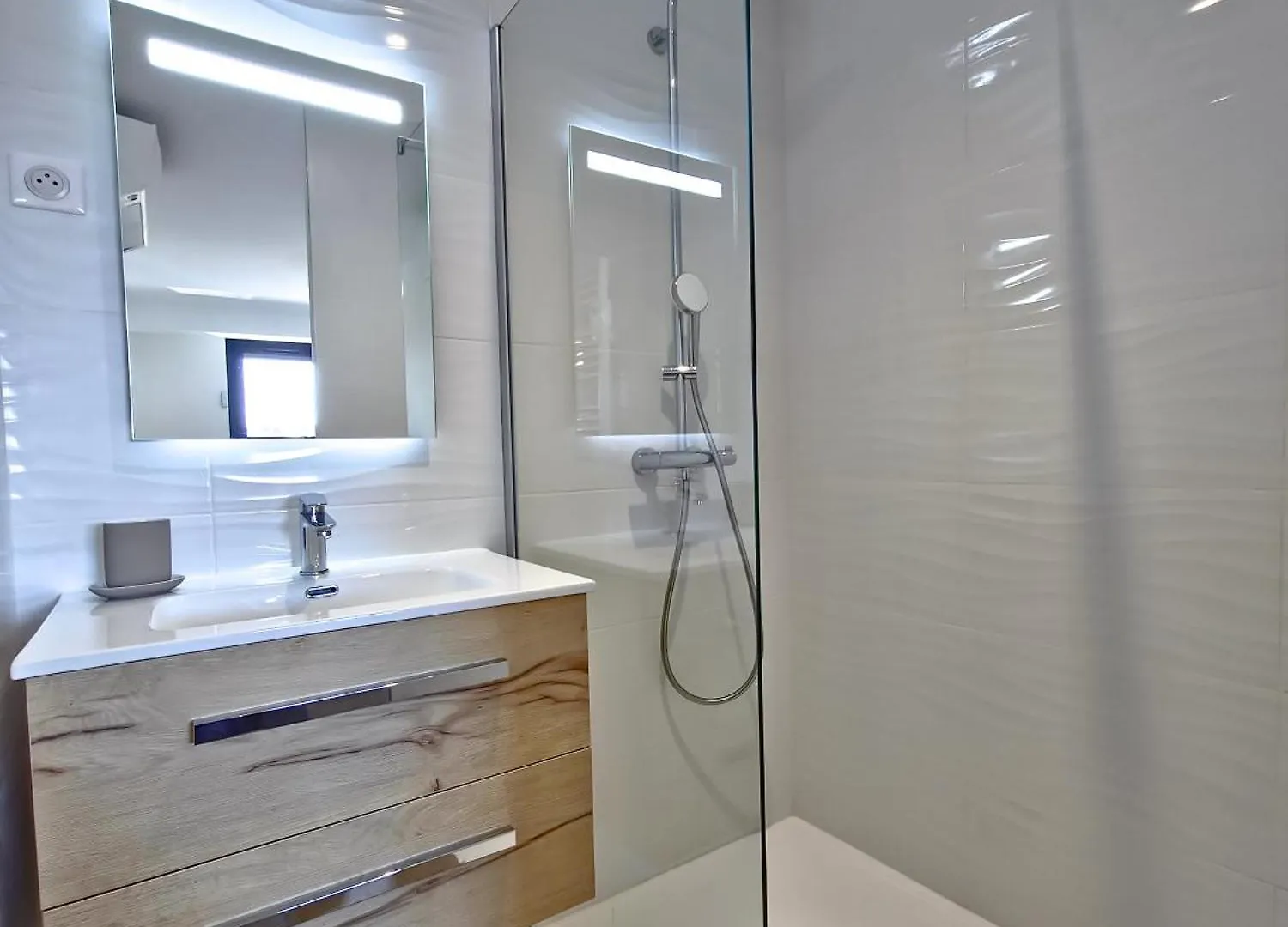 Le Duplex Charme Des Amandiers - Air Conditioning - Sea View Le Lavandou 0*,