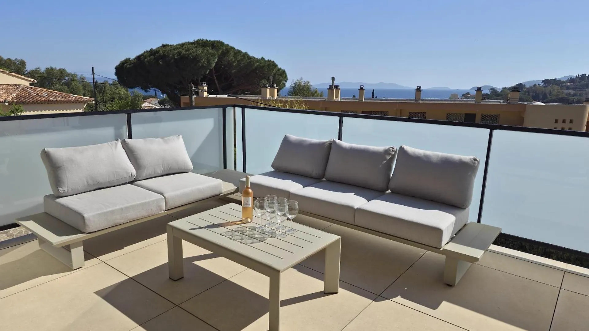 Le Duplex Charme Des Amandiers - Air Conditioning - Sea View Le Lavandou 0*,  France