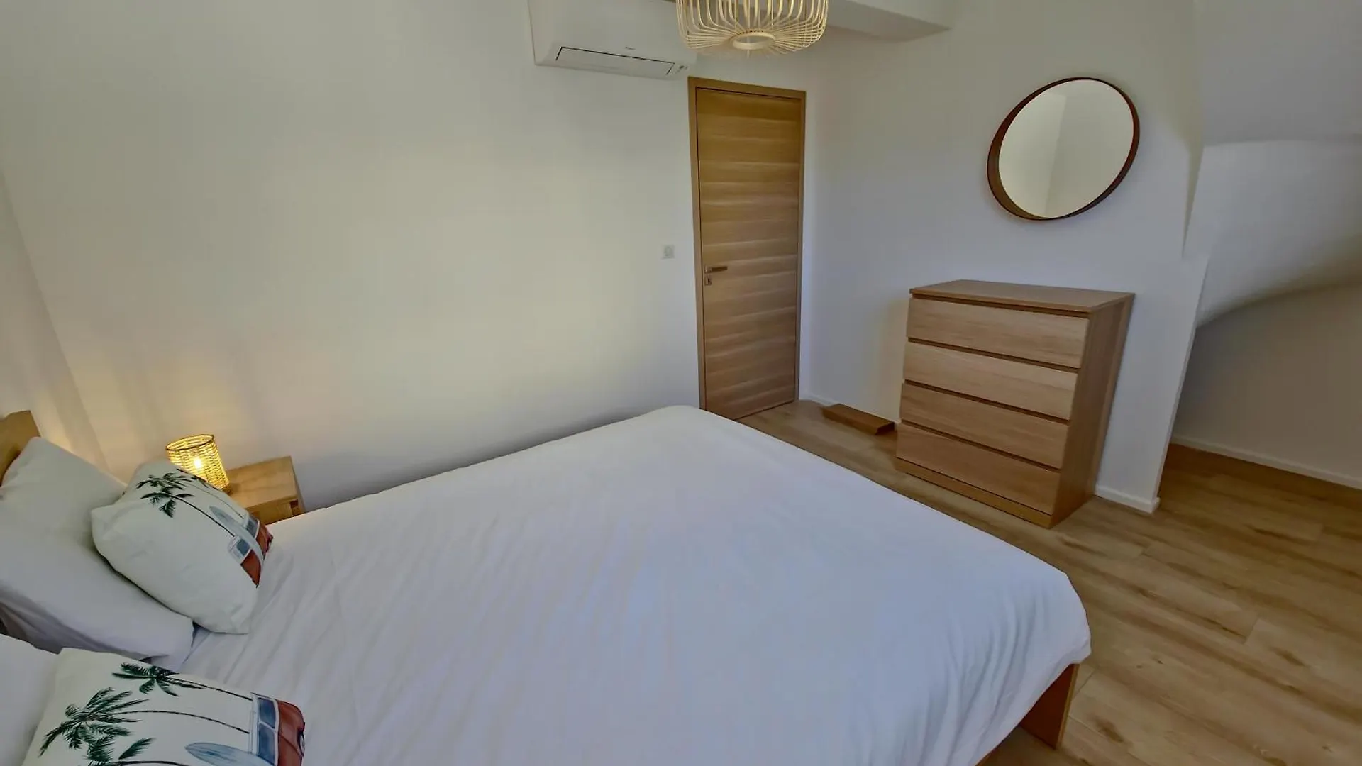 Le Duplex Charme Des Amandiers - Air Conditioning - Sea View Le Lavandou Apartment